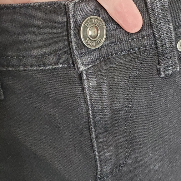 DL1961 Black Emma Legging Jeans Onyx 4WAY Stretch 360 Comfort Casual Size 24 - Picture 6 of 13